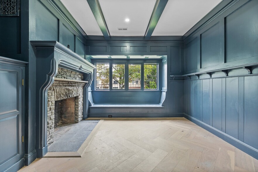 Building Photo - 476 Heath St