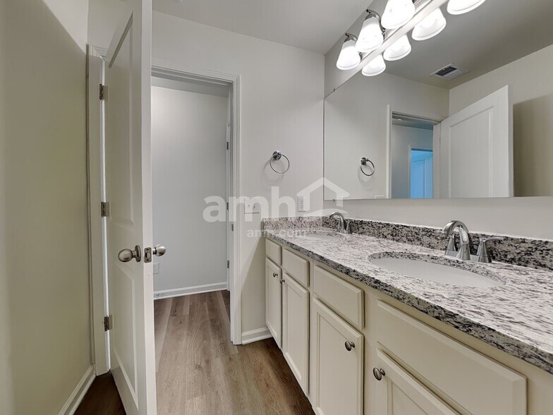 Building Photo - 103 Tupelo Trl