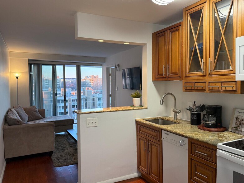 Primary Photo - 1435 4th St SW
