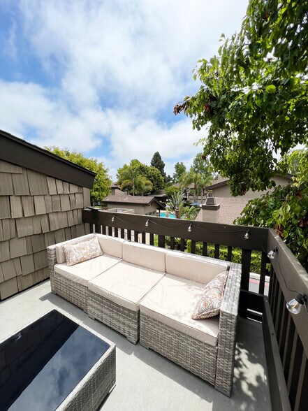 Building Photo - 8368 Via Sonoma