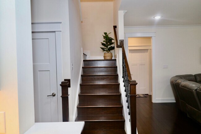 Building Photo - 5906 Sterlingworth Dr