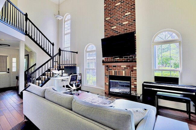Building Photo - 1049 Talbots Ln