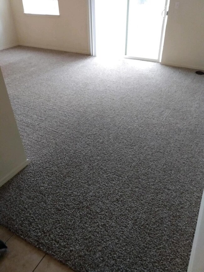 Building Photo - Spacious 2 bedroom in great community