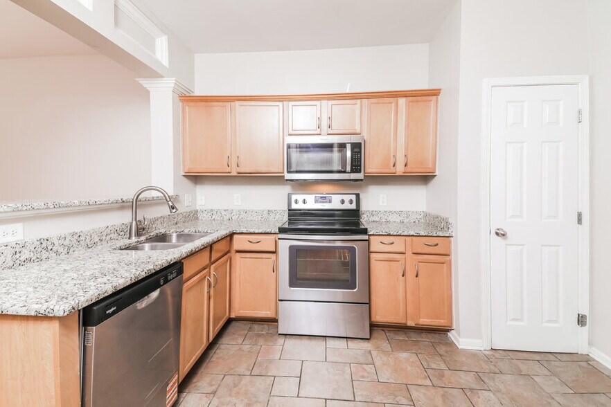 Building Photo - 8173 Rolling Glenn Dr