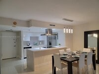 Building Photo - 150 Ocean Ln Dr