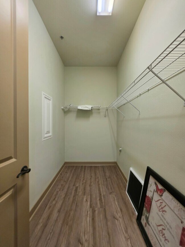 Building Photo - 1430 Regency Rd