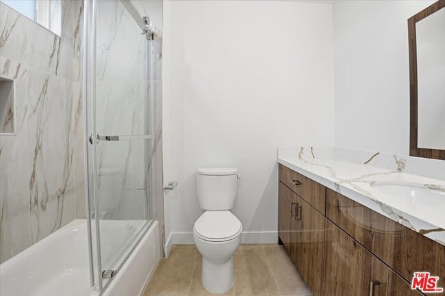 Building Photo - 1820 Prosser Ave