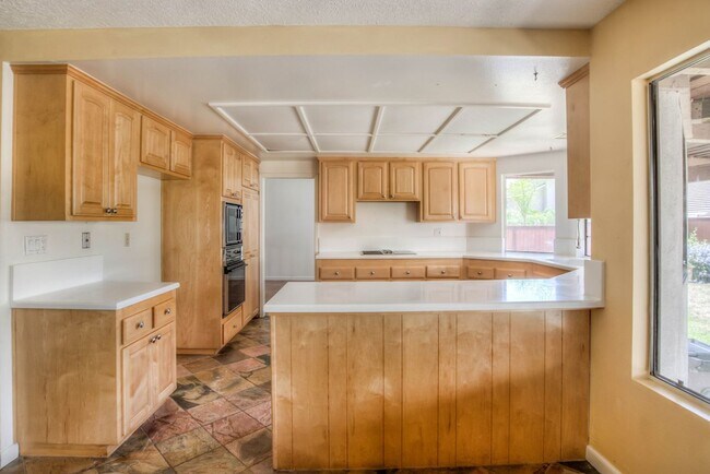 Building Photo - 4546 E Blue Jay Ave