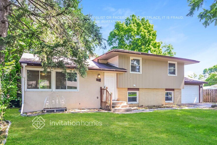 Building Photo - 2241 Randy Ave