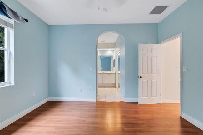 Building Photo - 3122 Merrick Terrace