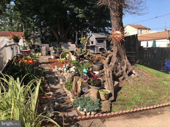 Building Photo - 2666 Bridge St