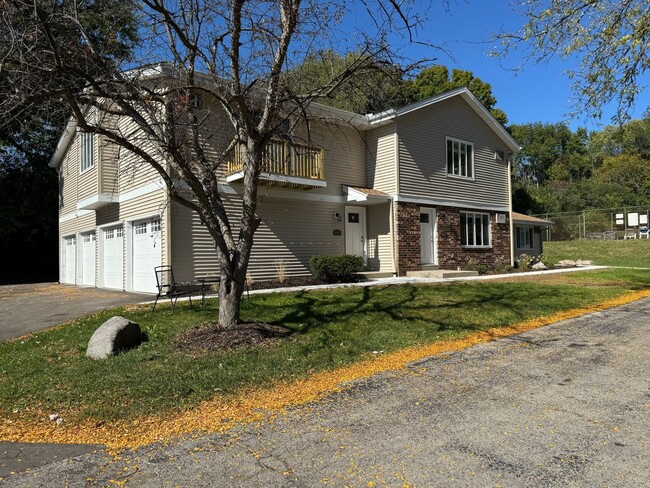 Primary Photo - Cedarburg Townhome with attached garage, N...