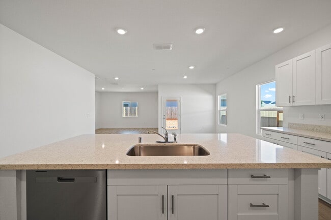 Building Photo - Spacious New 4/2 in Shastina Ranch!