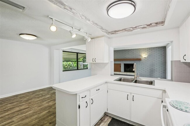 Building Photo - 4015 Litchfield Dr