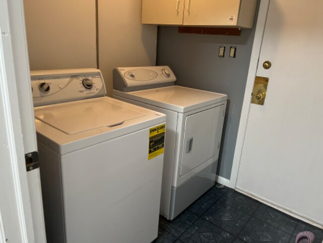 Building Photo - 107 Gate House Ln