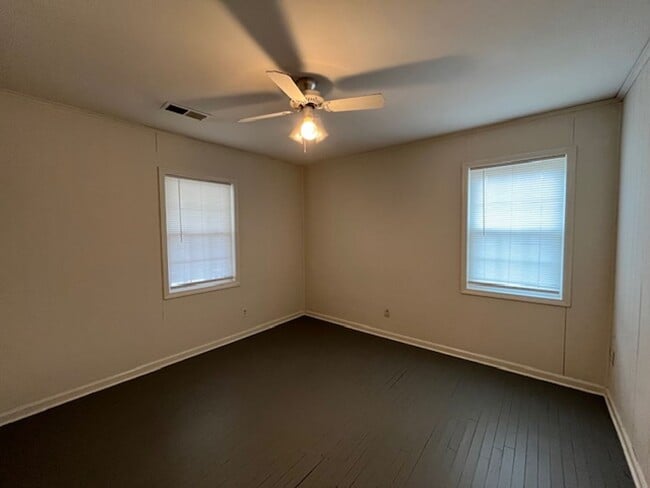 Building Photo - Renovated 3 Bedroom 2 Bath Home for Rent!!