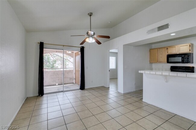 Building Photo - 7570 W Flamingo Rd