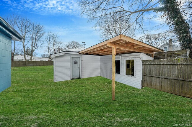 Building Photo - 158 Mohawk St