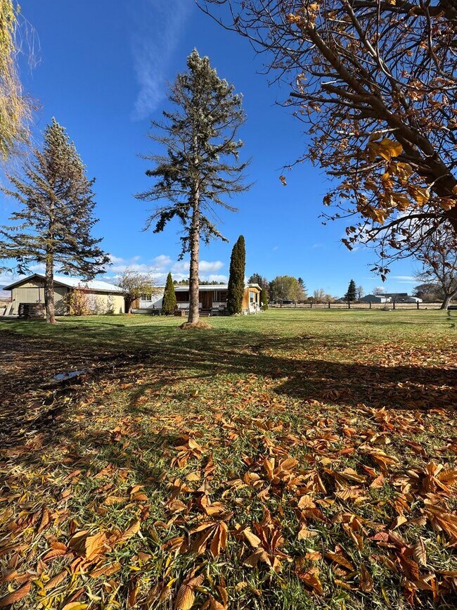 Building Photo - Spacious Pet-Friendly Rental on 3 Acres — Perfect for Horse Owners!