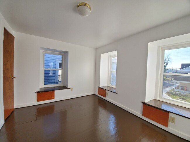 Building Photo - Adorable 3 bed 1 bath home For Rent in Bridgeton - $1575