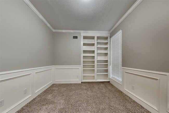 Building Photo - 5811 Laurel Caverns Dr
