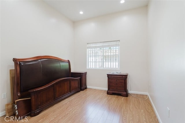 Building Photo - 833 E Verdugo Ave