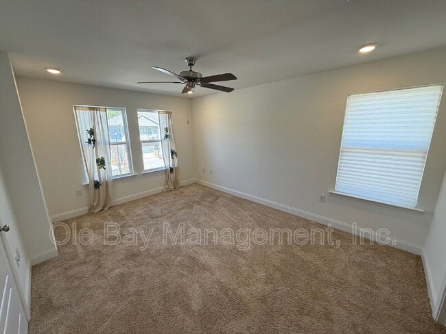 Building Photo - 6794 Spaniel Dr