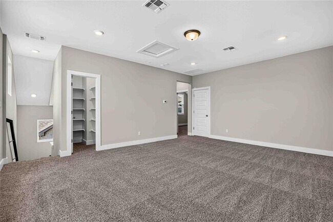 Building Photo - 605 Mallow Rd