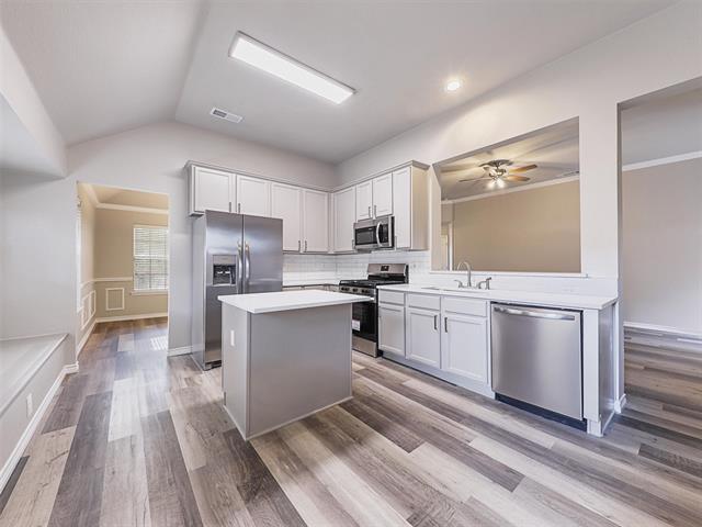 Building Photo - 2709 Vail Dr