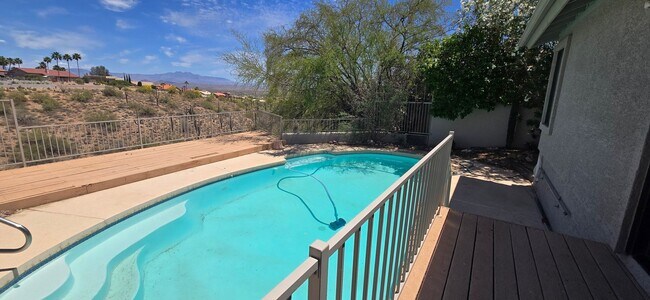 Building Photo - UNFURNISHED GREAT SINGLE FAMILY HOME WITH ...