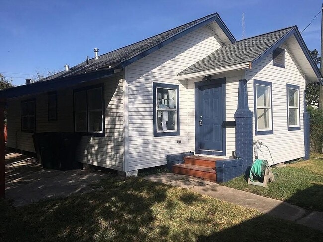 Primary Photo - 2831 Jones St