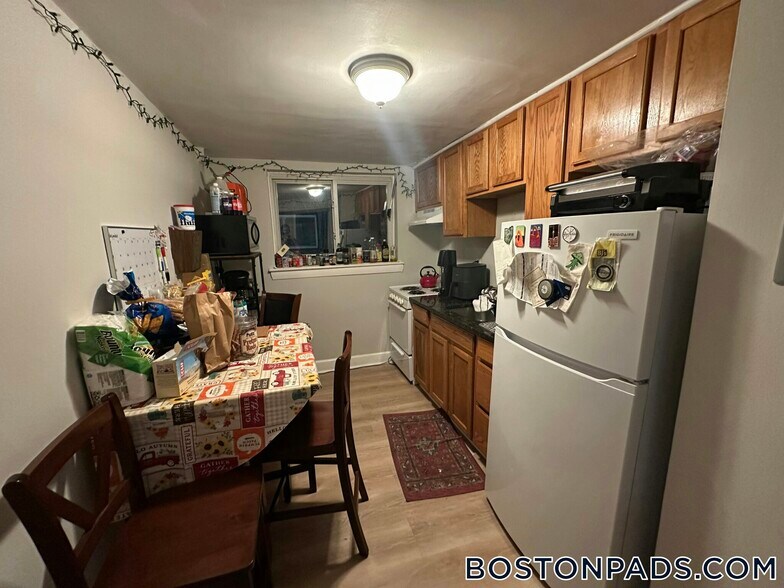 Building Photo - 65 Chiswick Rd