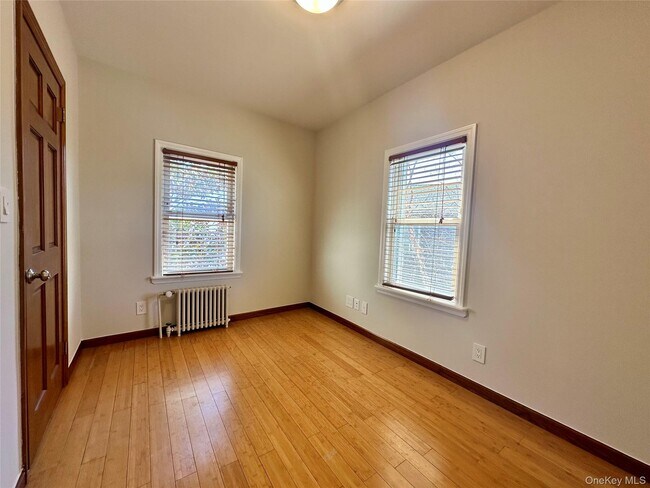 Building Photo - 53-56-56 72nd Pl