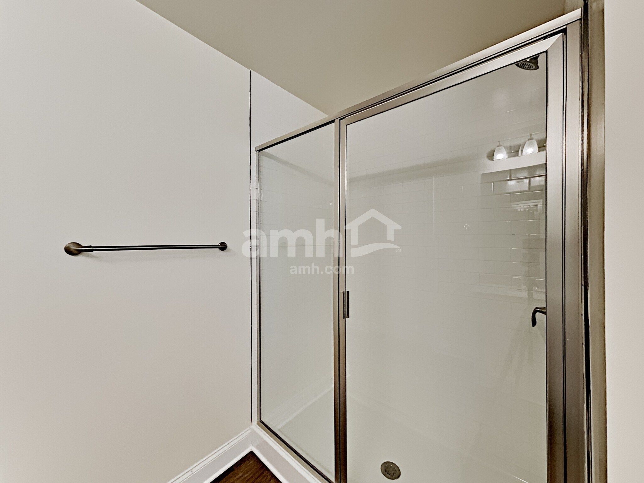 Building Photo - 692 Woodall Rd