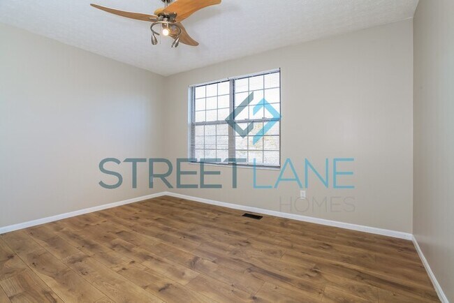 Building Photo - REDUCED!