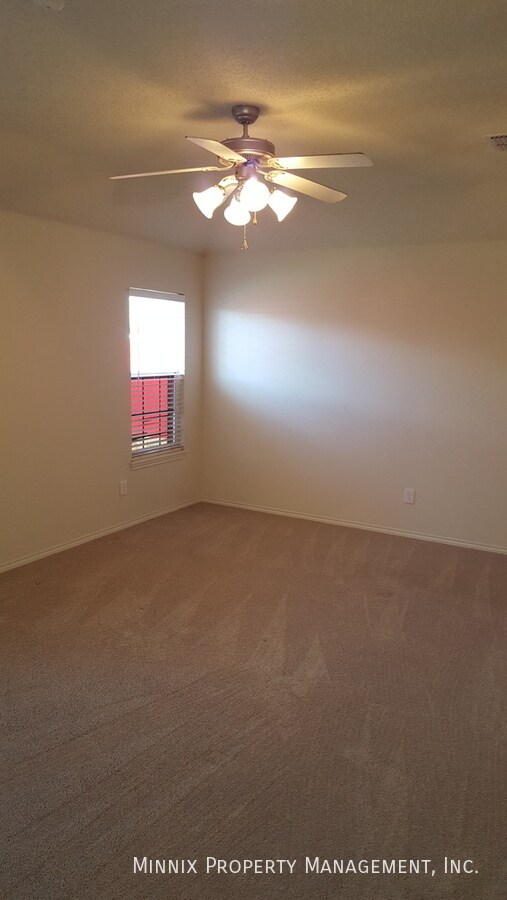 Building Photo - 1002 Osh Kosh Ave. (FS)-