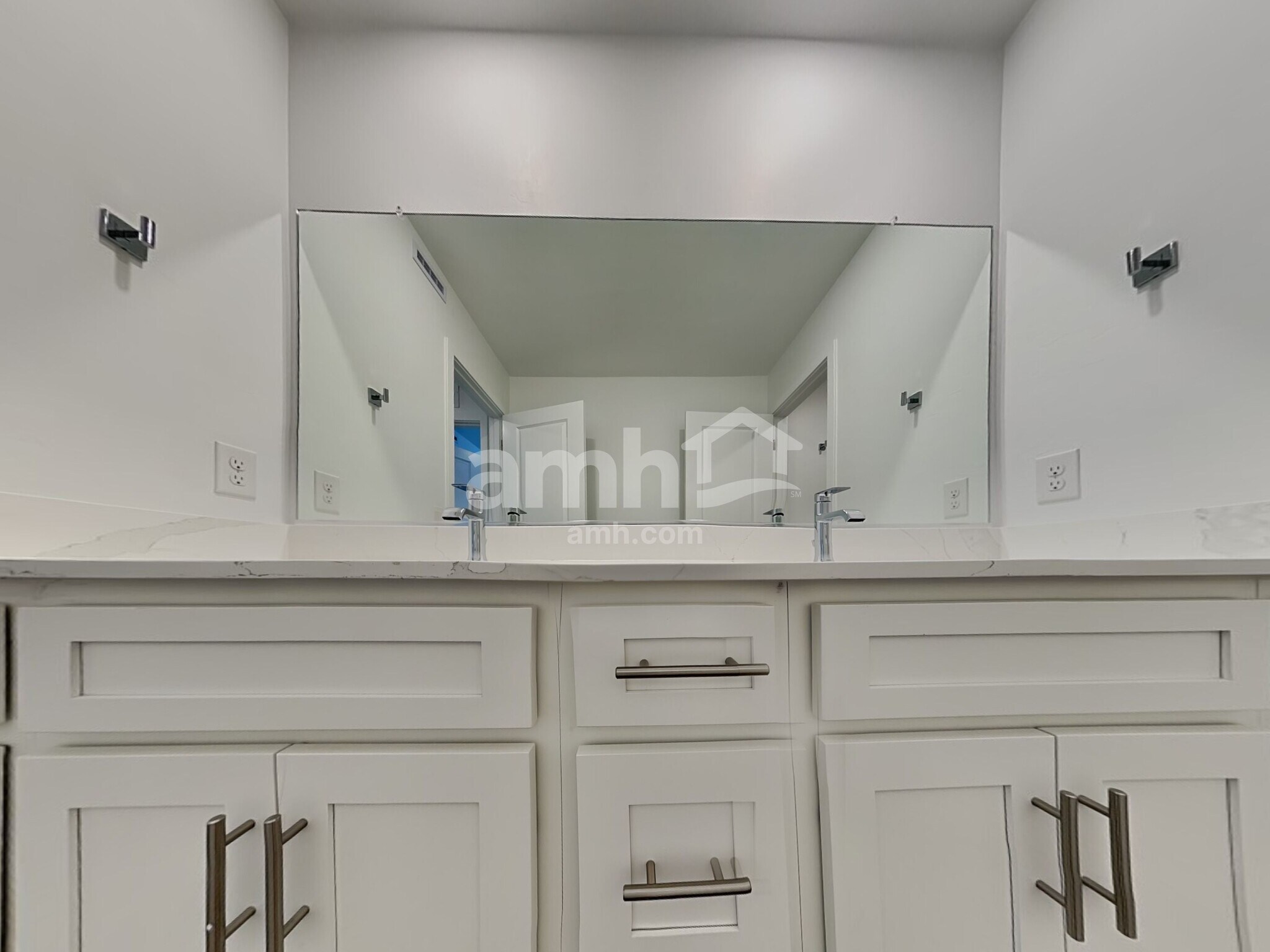 Building Photo - 9678 N Rancho Lozano