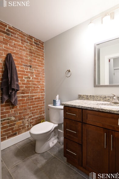 Building Photo - 306 Western Ave