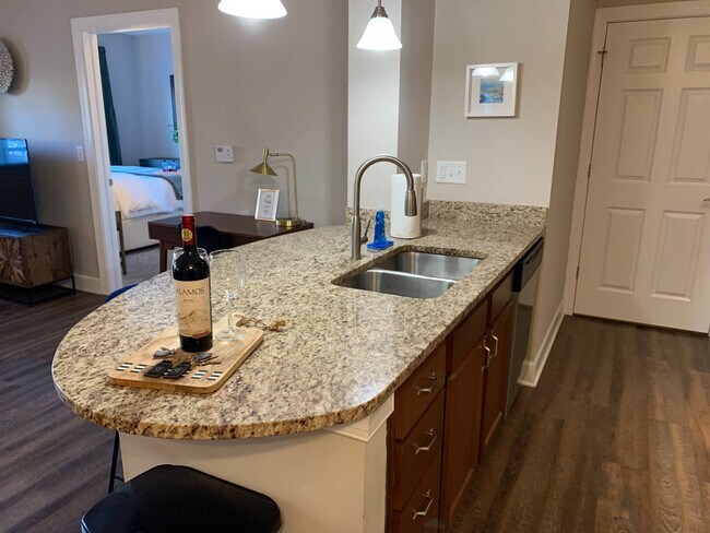 Building Photo - 855 Chillingham Dr