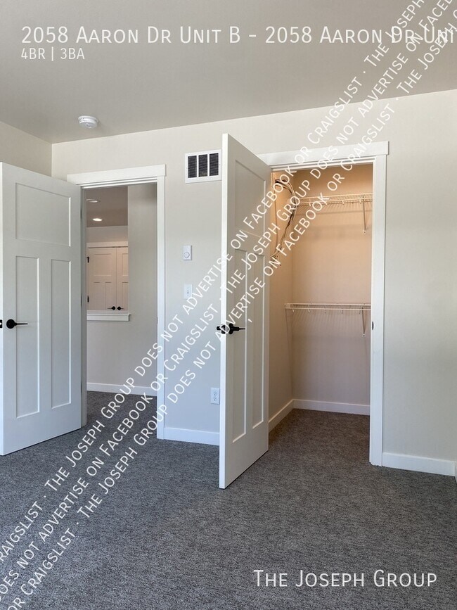 Building Photo - 2058 Aaron Dr