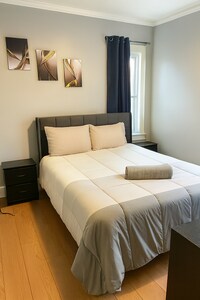 Building Photo - 325 Voorheis St