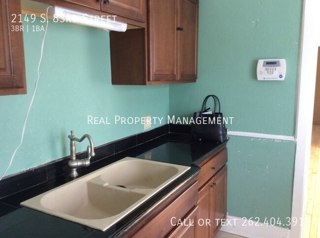 Building Photo - 2149 S 83rd St