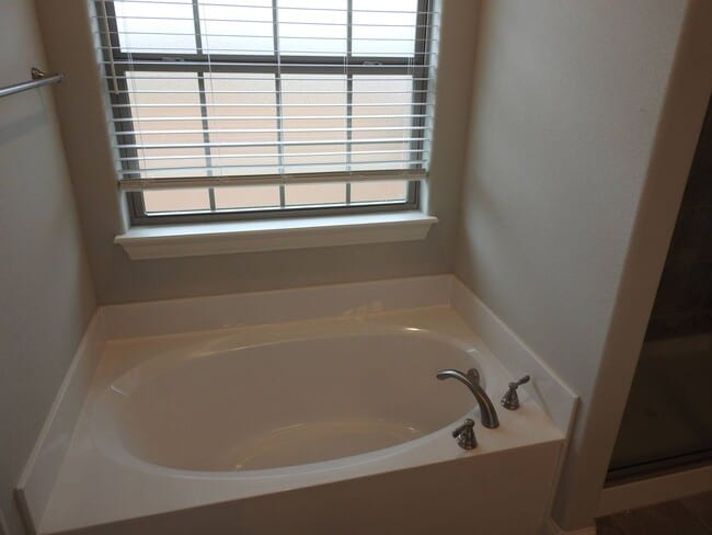 Building Photo - 2021 Construction! 4 Bedroom 2 Bathroom home. Now Leasing