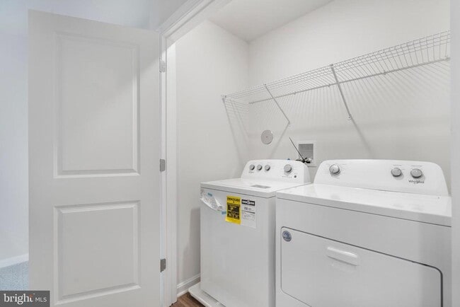 Building Photo - 572 Union St