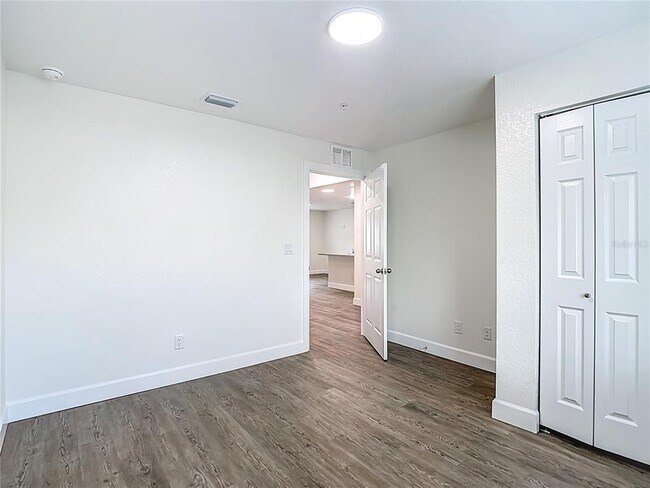 Building Photo - 326 S Grosse Ave