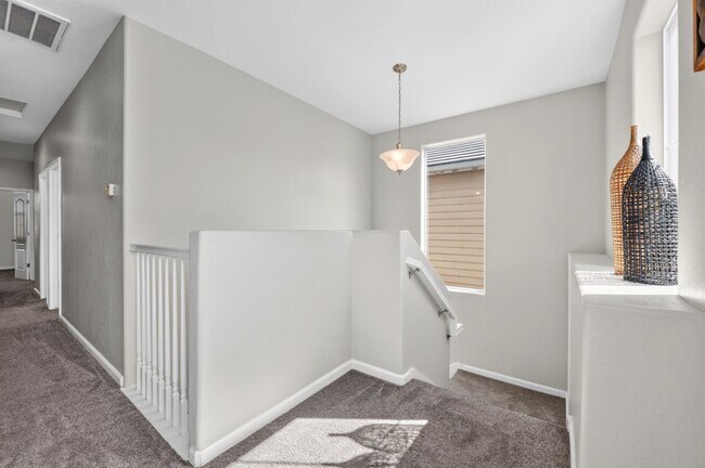 Building Photo - 5507 N Gates Ave