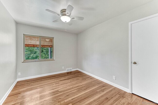 Building Photo - W 39th Ave Duplex