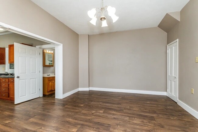 Building Photo - 639 Caledonia Pl