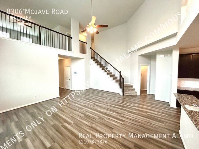 Building Photo - Amazing Two-Story 4 Bedroom / 2.5 Bath Hom...