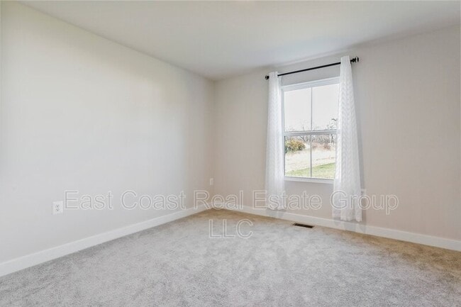 Building Photo - 329 Bookers Ct